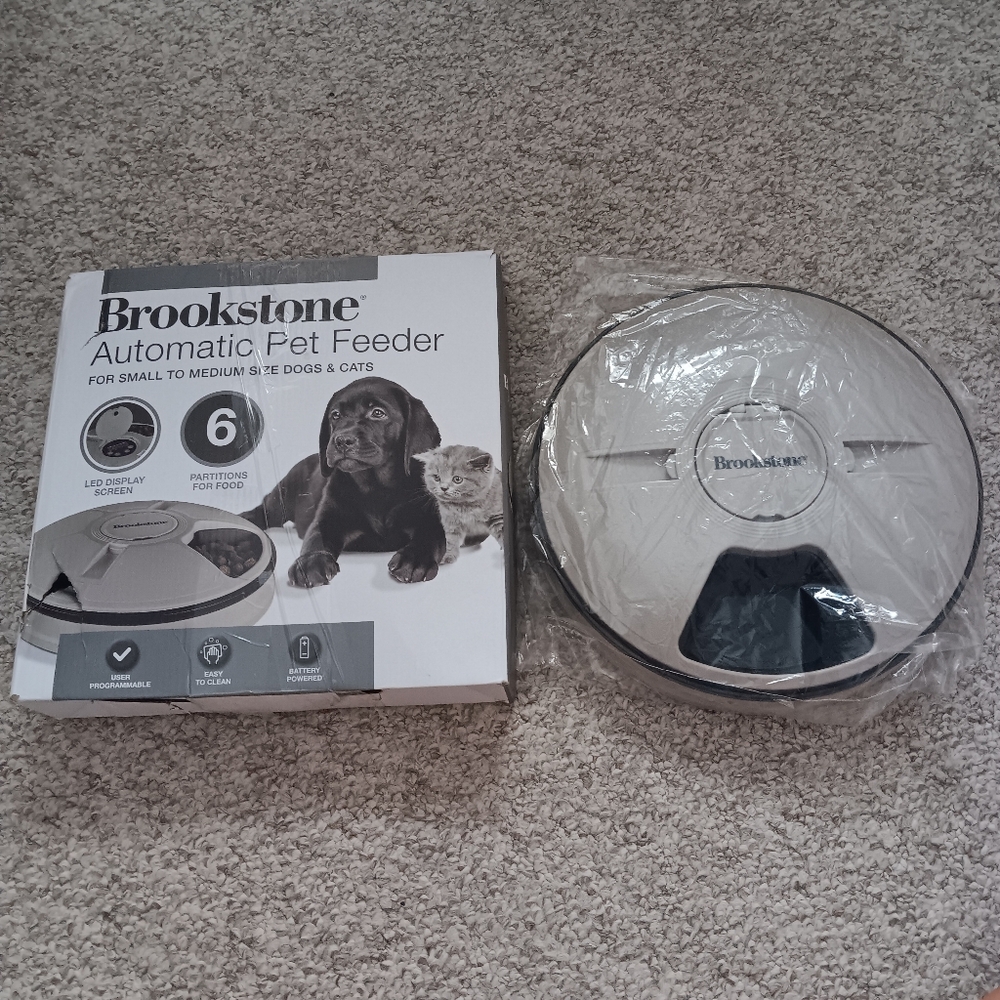 Automatic Pet Feeder - NEW in Box